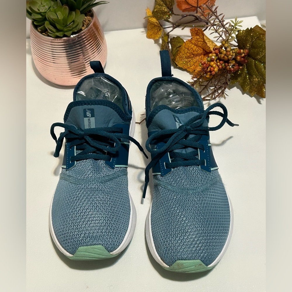 New Balance Teal and Navy Sneakers